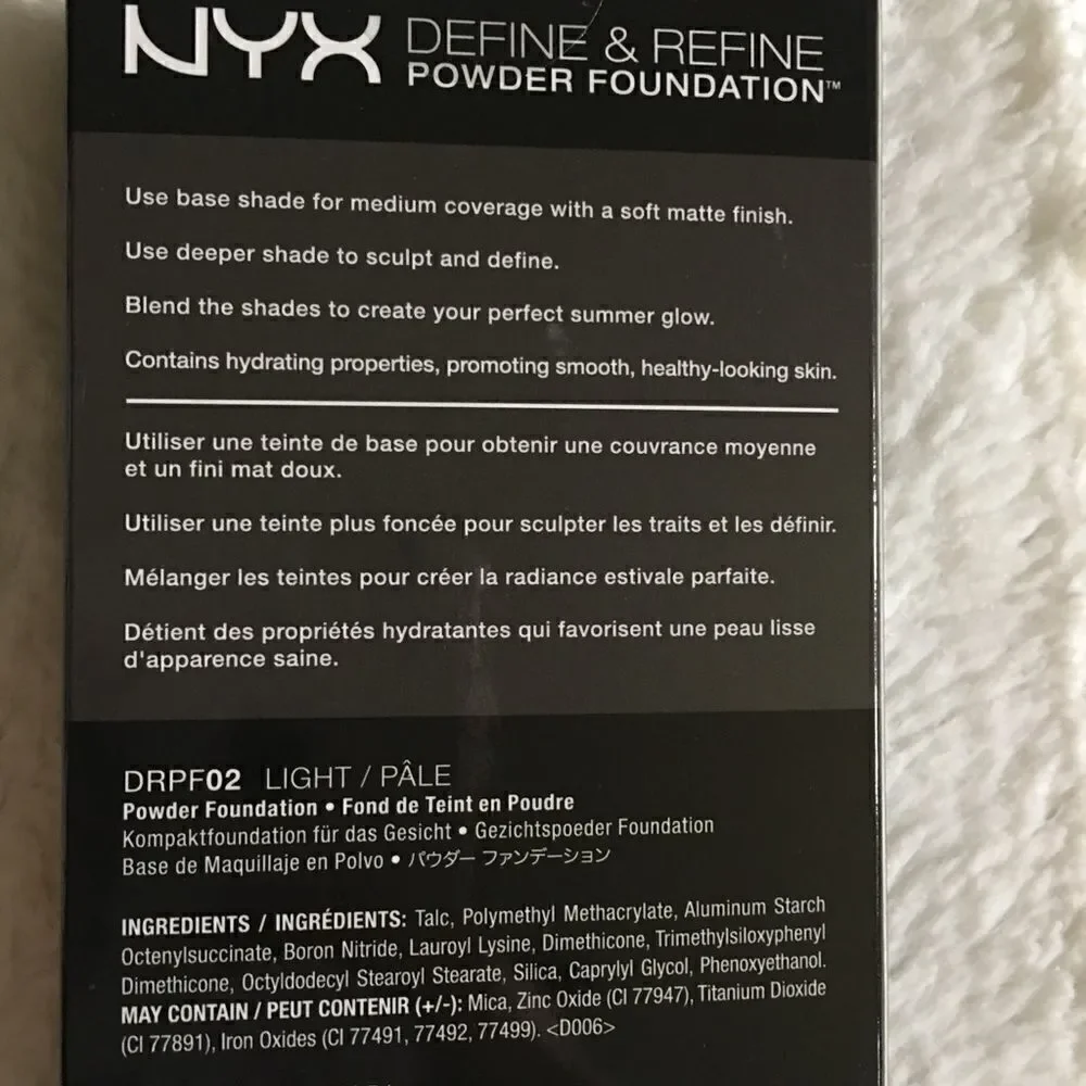 NYX Define & Refine Powder foundation light/pale